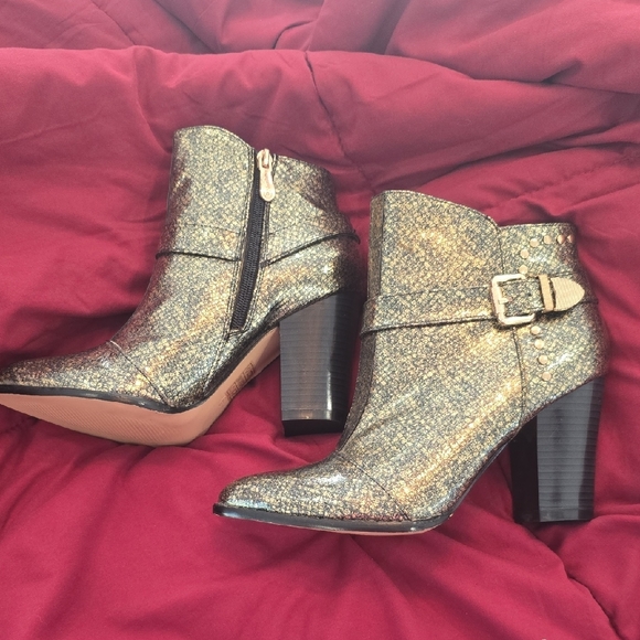 Cape Robbin Black/Gold Ankle Boots, Sz 8 - Picture 4 of 8